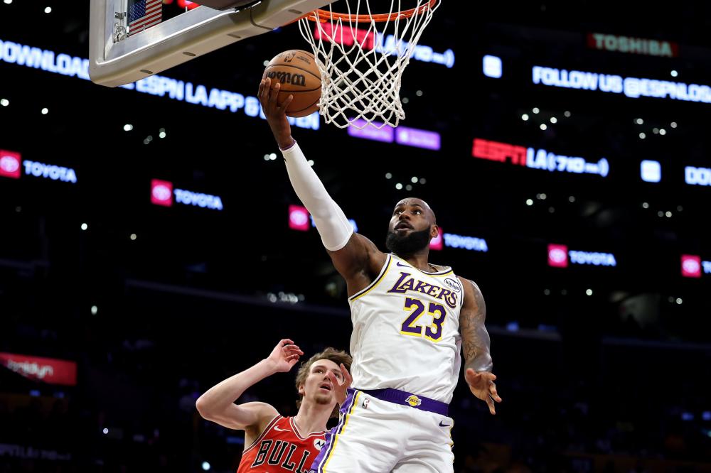 篮球NBA球队教练轮换策略调整